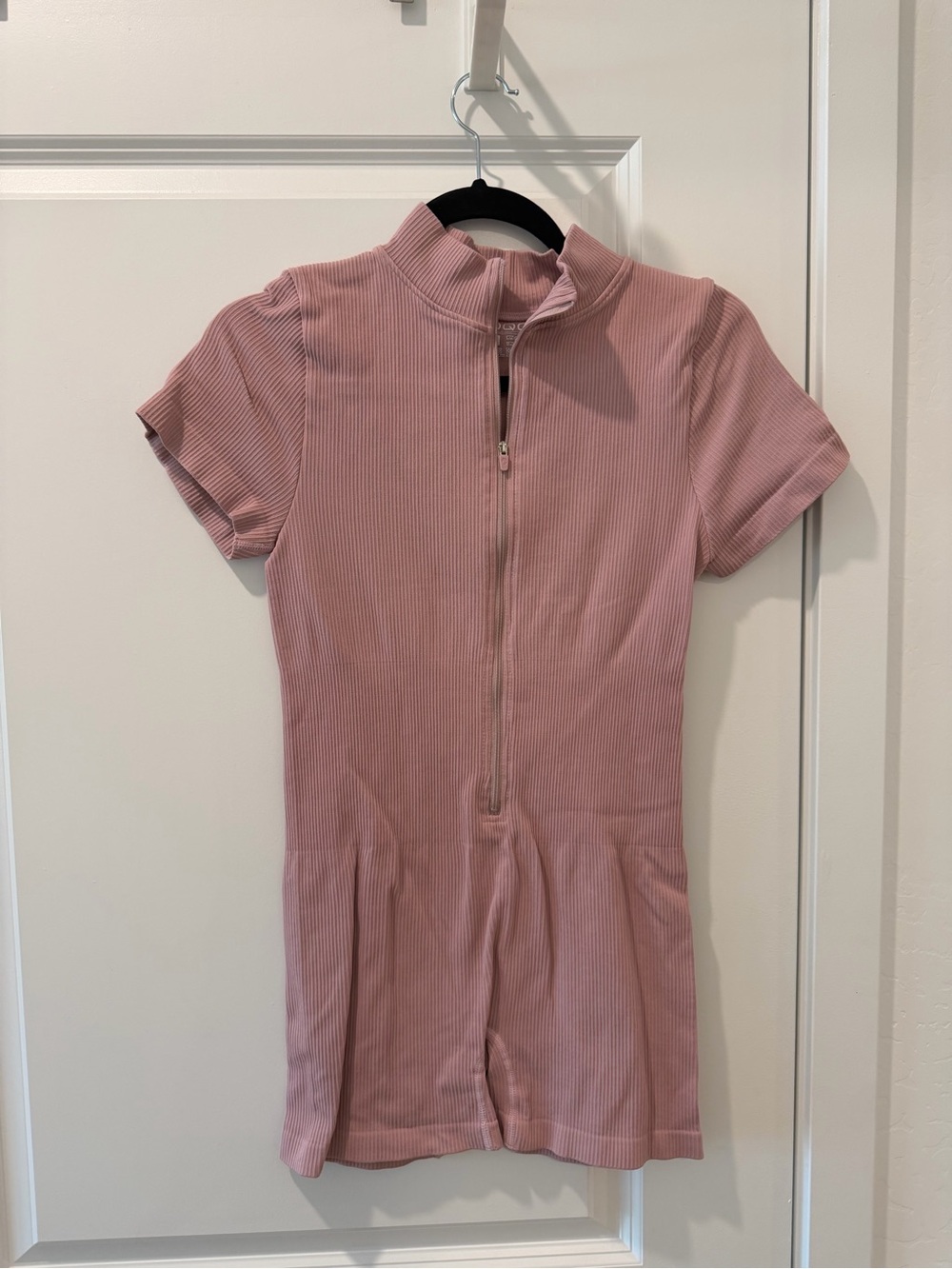 Amazon Pink Ribbed Short-Sleeve Zipper Romper